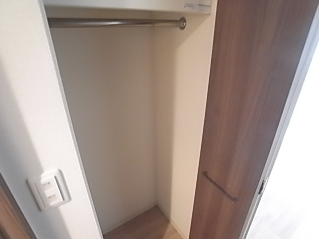 プレサンスジェネ新神戸ステーションフロントの収納