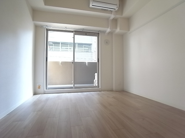 プレサンスジェネ新神戸ステーションフロントの居間・リビング