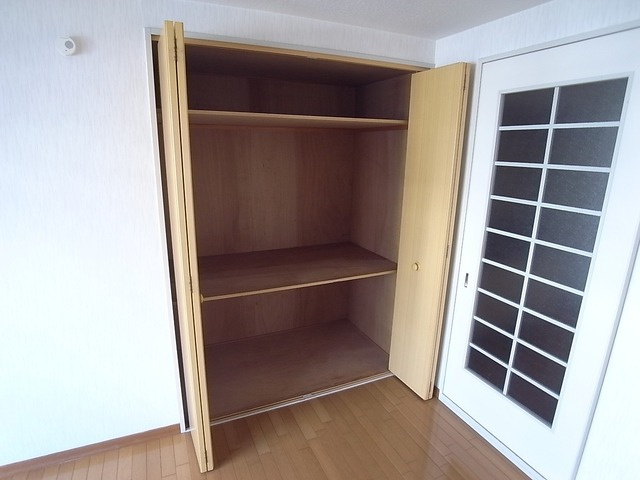 グリーンルーフ神若の収納