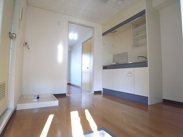 グリーンルーフ神若の洋室