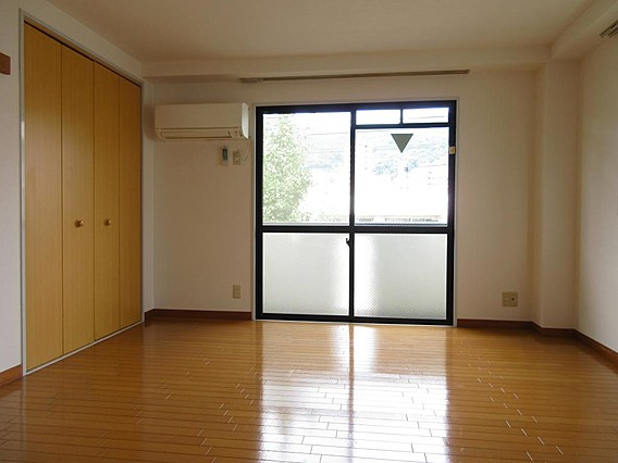 グリーンルーフ神若の洋室