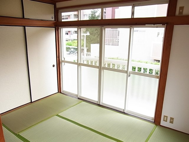 善行コーポレイの和室|※別部屋（201号室）参考画像、102号室は洋室になります。