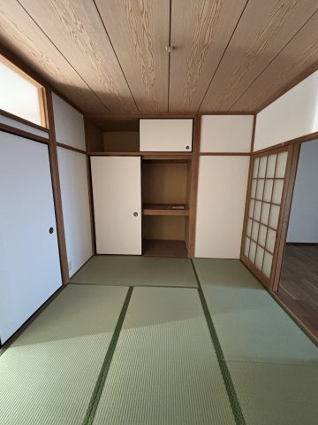 善行コーポレイの和室