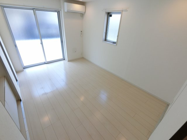 リブリ・ブリッジ 津田沼の居間・リビング