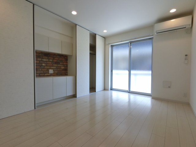 リブリ・ブリッジ 津田沼の居間・リビング