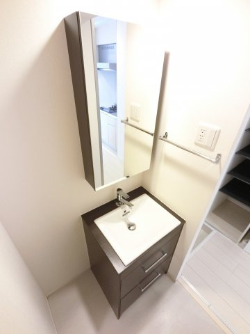 リブリ・ブリッジ 津田沼の独立洗面台