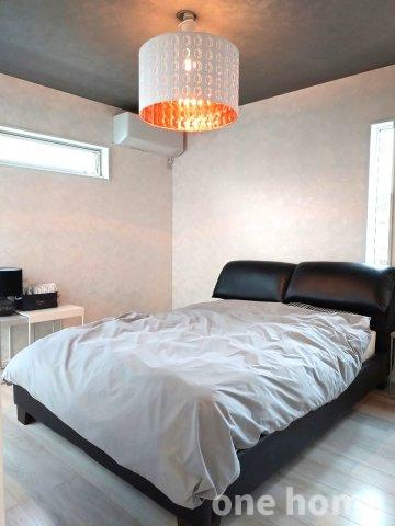 堺市中区辻之 中古戸建の洋室|◆約7.0帖洋室です！ハイサイドライトが施され、採光を確保しながら、家具を配置しやすい間取りです！