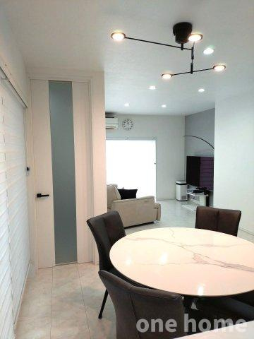 堺市中区辻之 中古戸建の居間・リビング|◆LDK 別角度です！掃き出し窓から自然光がたっぷり差し込む明るい空間です！
◆【onehome販売窓口】売主様→当社→お客様の関係でご内覧～商談までスムーズです!!