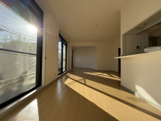 ヴェリテ上野東の居間・リビング