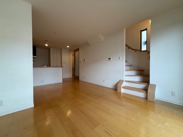 須磨区須磨浦通６丁目戸建の居間・リビング