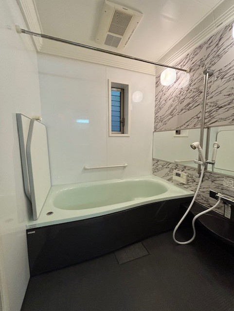 須磨区須磨浦通６丁目戸建の浴室