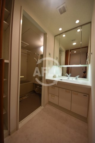 ロイヤルタワー大阪谷町の洗面所|ロイヤルタワー大阪谷町　洗面所