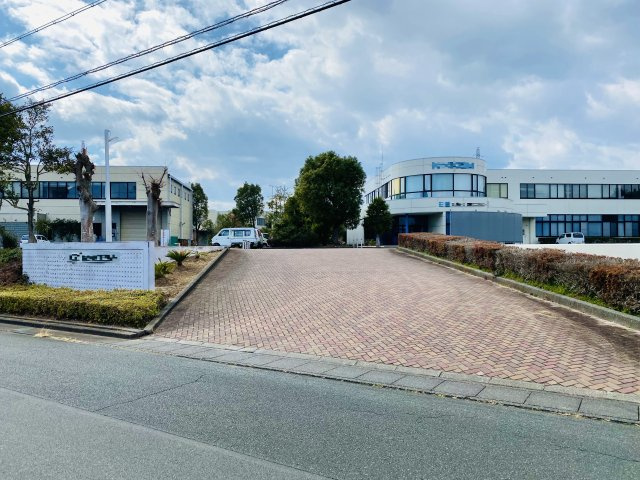 浜名区新都田4丁目の周辺|道路から敷地への入口部分です。