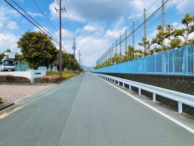 浜名区新都田4丁目の周辺|前面道路を南から北向きに撮影しました。
