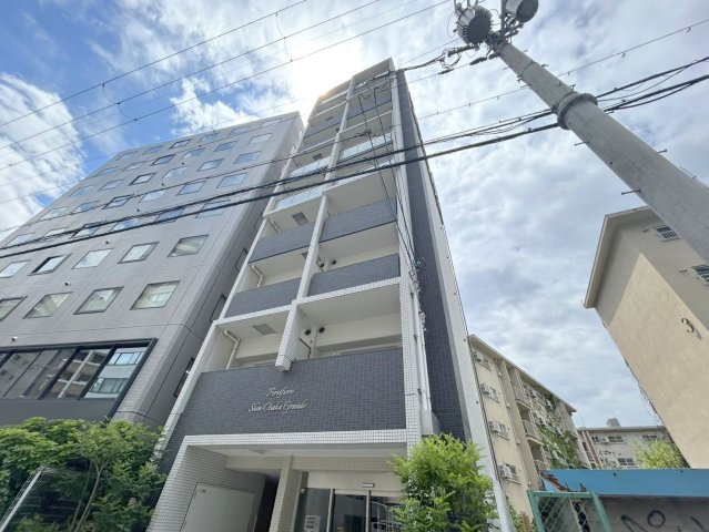 ファーストフィオーレ新大阪グランデの外観