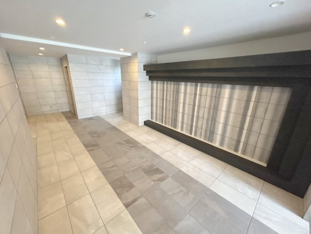 ファーストフィオーレ新大阪グランデのロビー