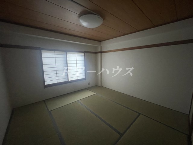 マンションカオルの和室