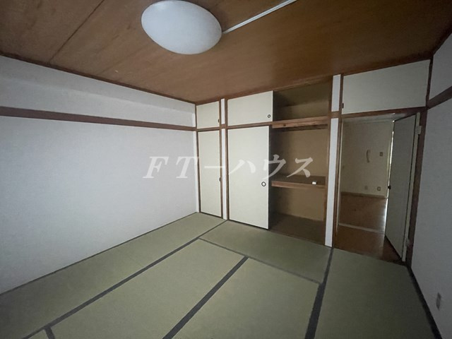 マンションカオルの和室