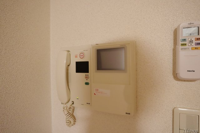 【セキュリティ】 | プレサンス栄メディパーク | モニター付きインターホンです