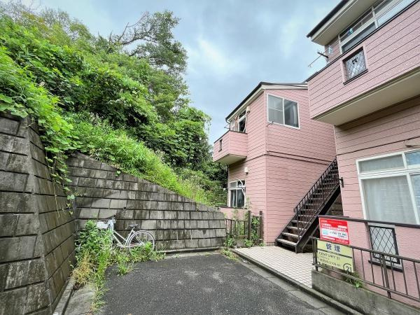 エントピアハウスABのエントランス