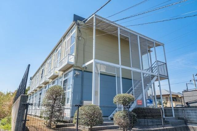 伊勢原市東大竹のアパートの画像