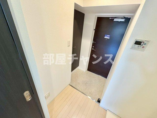 レジディア鶴舞の玄関|収納もある玄関です