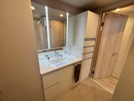 ハイラーク千葉の独立洗面台|朝の身支度には欠かせない独立洗面化粧台