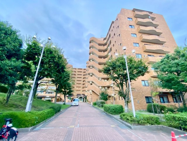 朝日プラザ柏木西棟の外観