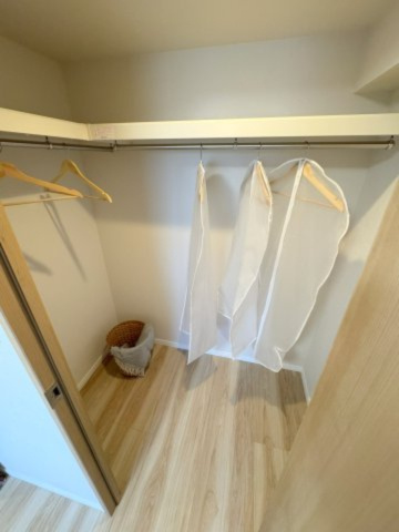 日商岩井西新井マンションの収納|ウォークインクローゼット