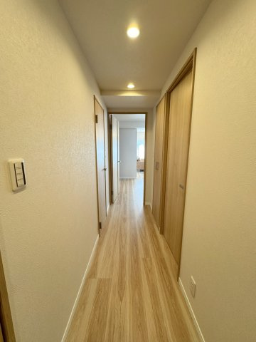 日商岩井西新井マンションの内装|室内廊下