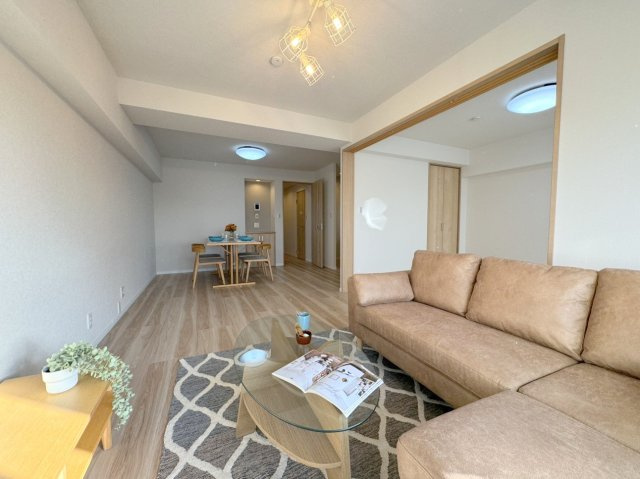 日商岩井西新井マンションの居間・リビング|空室につきお気軽にご内覧いただけます。ご希望の日時をお申し出ください！