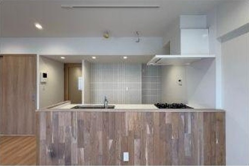 【中古マンション】サンマンションアトレ川越のキッチン|対面式のシステムキッチンでお料理をしながらリビングを見渡せます☆