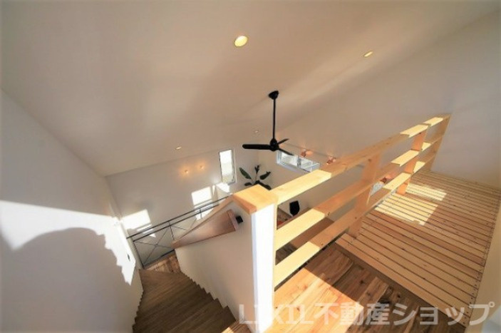 アウトドア×お家のその他|ウッド調の暖かいお家