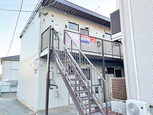 伊勢原市石田のアパートの画像