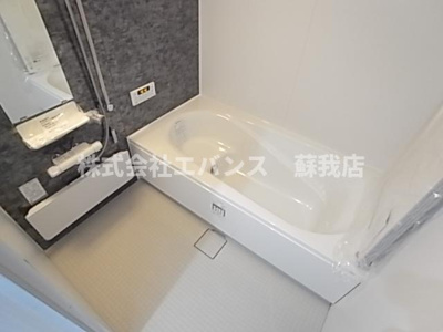 【浴室】 | ナリトモ仁戸名Ｄ | きれいなお風呂です