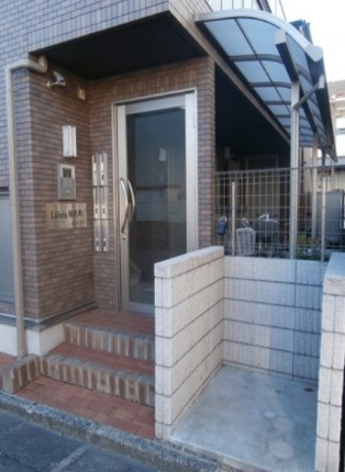 リブラ椎名町のエントランス