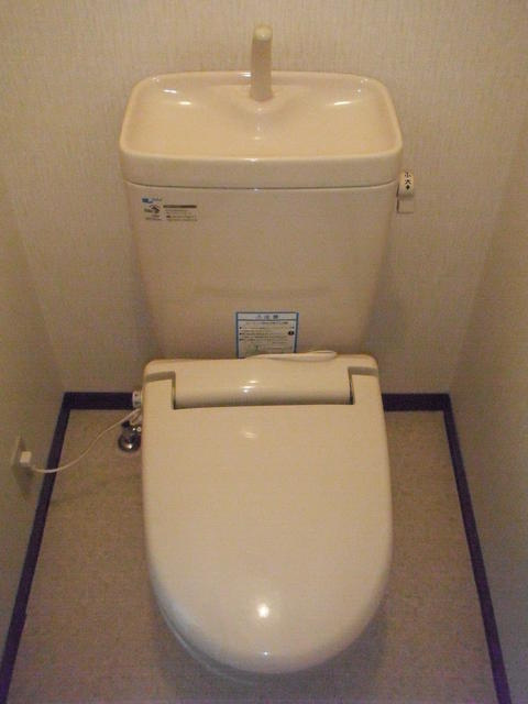 清潔感のあるトイレです♪