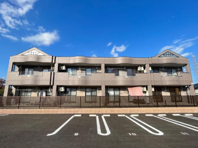 【外観】 | ロイヤルガーデン | 外観写真（昼）