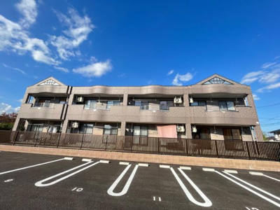 【外観】 | ロイヤルガーデン | 外観写真（昼）