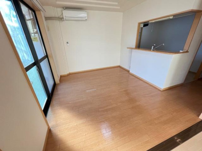 【居間・リビング】 | ロイヤルガーデン | リビング