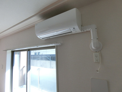 リビングにエアコン1基付です。
