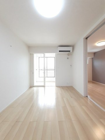 ベルモア向新庄Ⅰの居間・リビング|ゆったりとした居間です