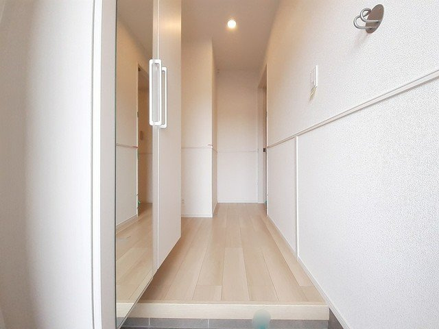 ヘリオス　ガーデンＡの玄関|きれいな玄関です