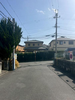 【前面道路含む現地写真】