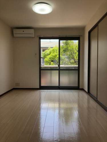 メゾン築山　C棟の洋室