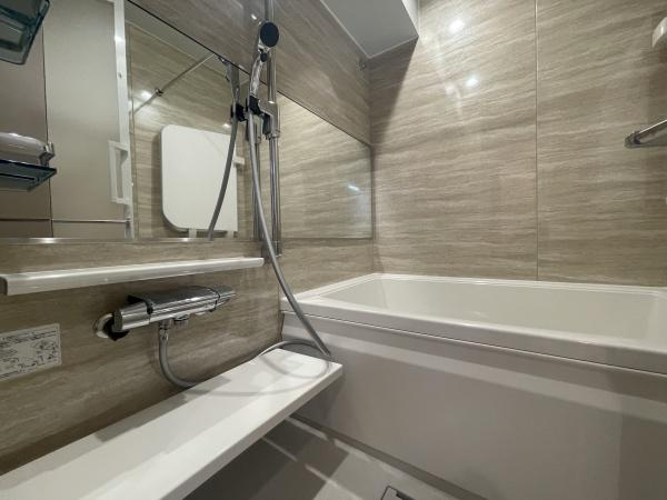 【浴室】 | ローズハイツ武蔵小杉 | ゆったりとお過ごしいただけるバスルームです。心と身体の疲れを癒してくれる安らぎの空間♪