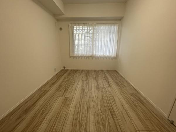 【洋室】 | ローズハイツ武蔵小杉 | 居室に収納スペースあります