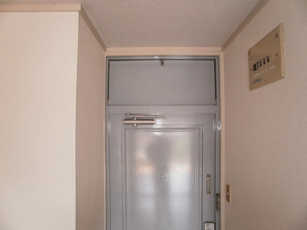 【玄関】 | ハイツ・アンビジョン