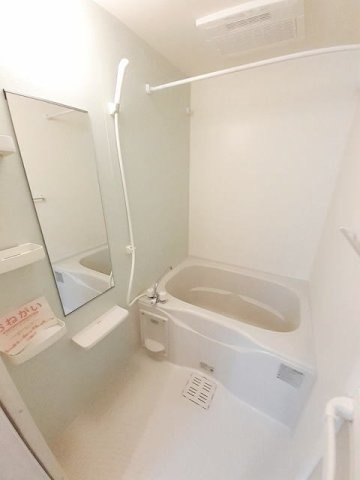 ベルメゾン日の出町の浴室