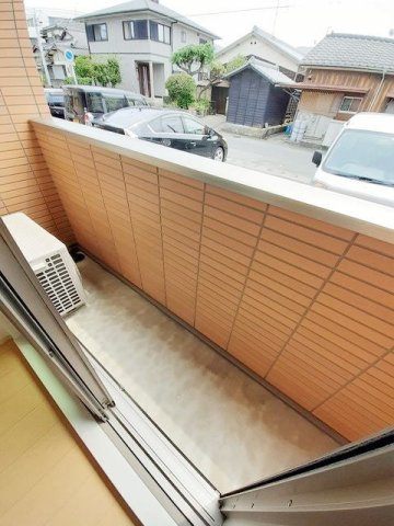 ベルメゾン日の出町のバルコニー